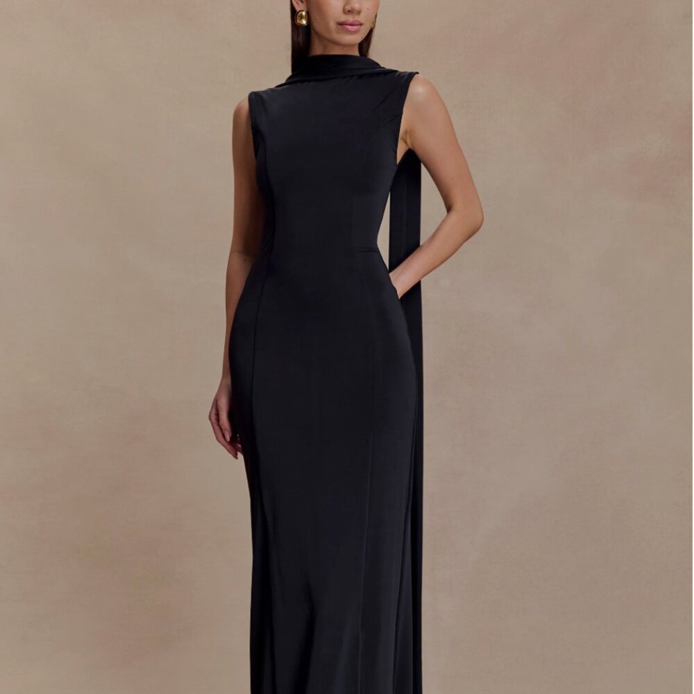 Wisteria Elegant Black Sleeveless Evening Gown